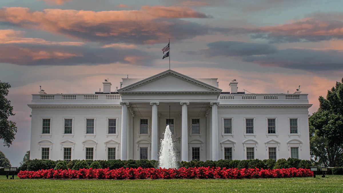 whiteHouse1200x675